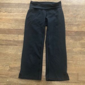 Lucy XS cropped yoga pant with side slit